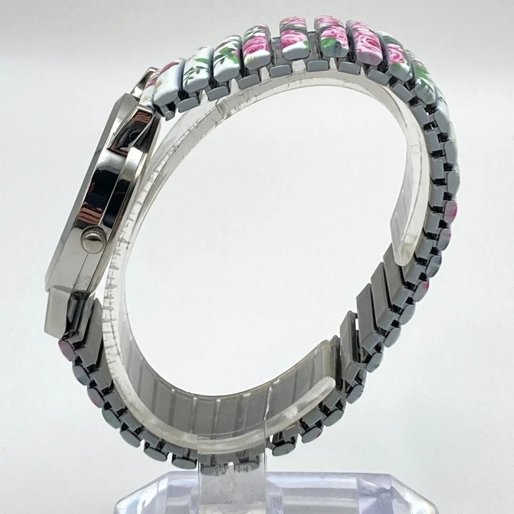 Womens Floral Watch 32mm Silver Tone Stretch Band Spring New Battery SMALL 6